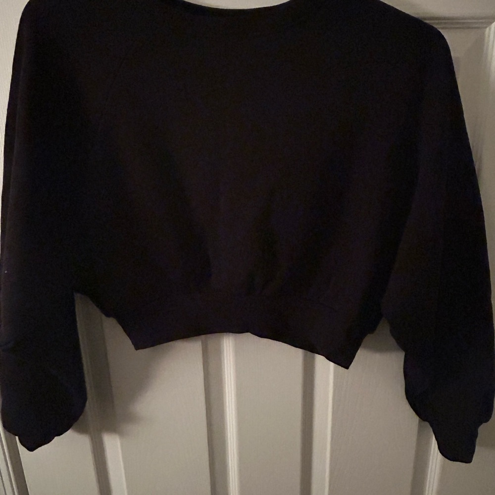 Black Cropped Sweatshirt